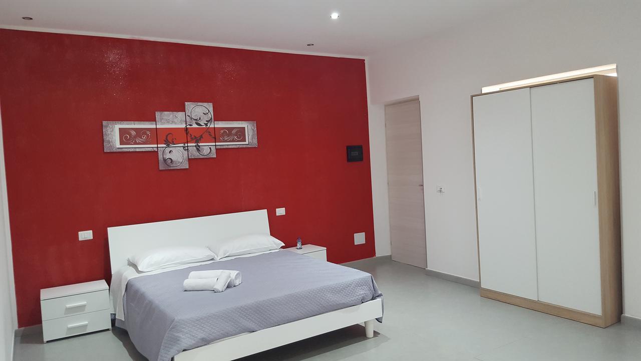 L'Isola Del Sole Bed & Breakfast Castelluzzo Bagian luar foto
